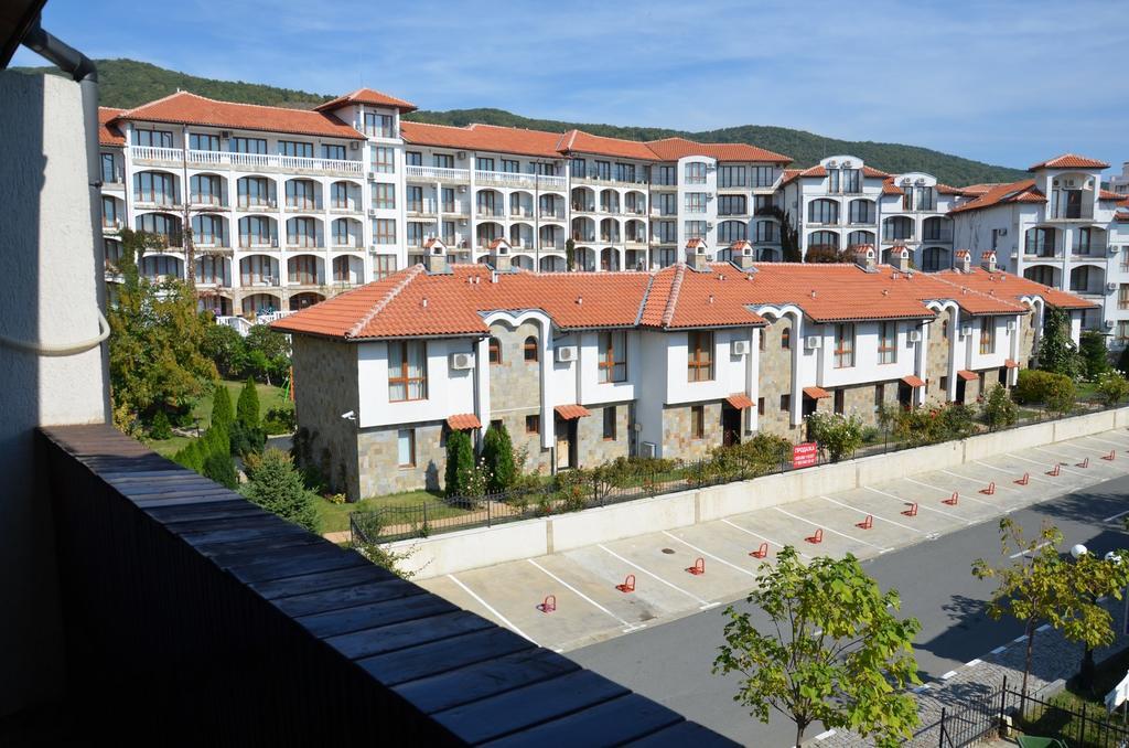 Apartments In Complex Chateau Nessebar Sveti Vlas Eksteriør billede