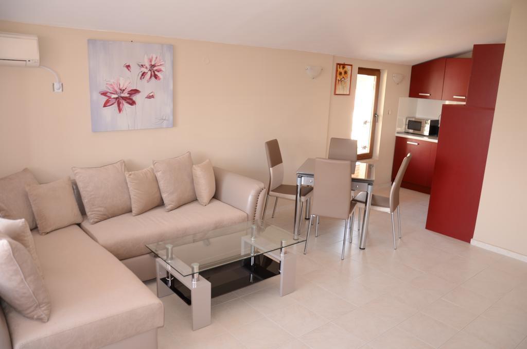 Apartments In Complex Chateau Nessebar Sveti Vlas Eksteriør billede